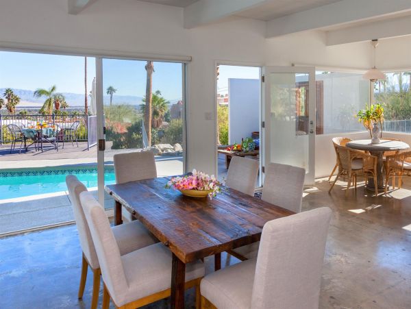 Palm Springs Home 990895