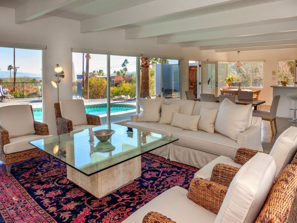Palm Springs Home 990895
