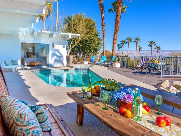 Palm Springs Home 990895