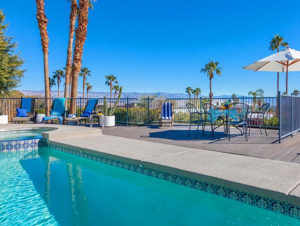 Palm Springs Home 990895