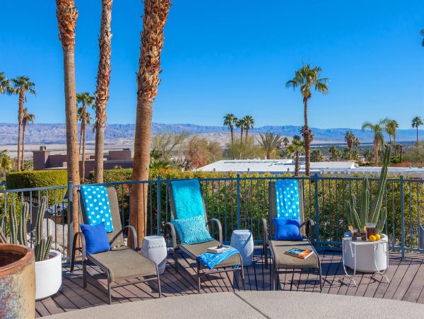 Palm Springs Home 990895