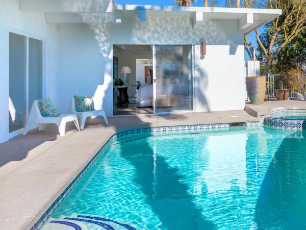 Palm Springs Home 990895