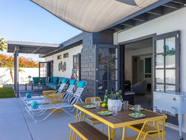 Palm Springs Home 990896