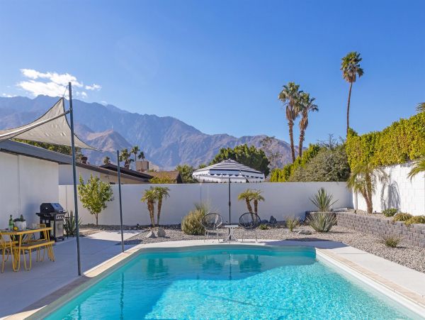 Palm Springs Home 990896