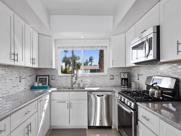 Palm Springs Home 990896