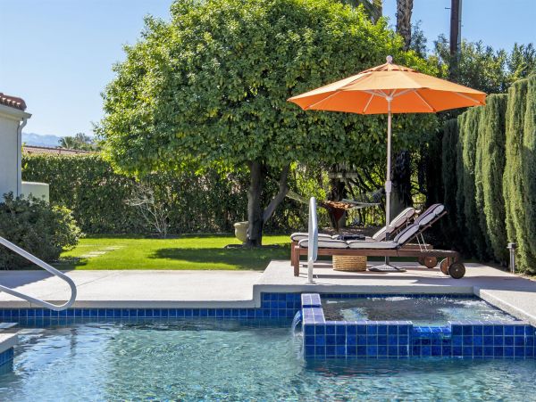 Palm Springs Home 990897
