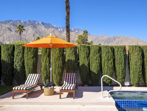 Palm Springs Home 990897