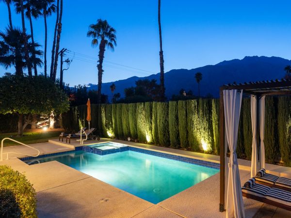 Palm Springs Home 990897