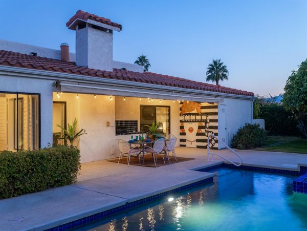 Palm Springs Home 990897