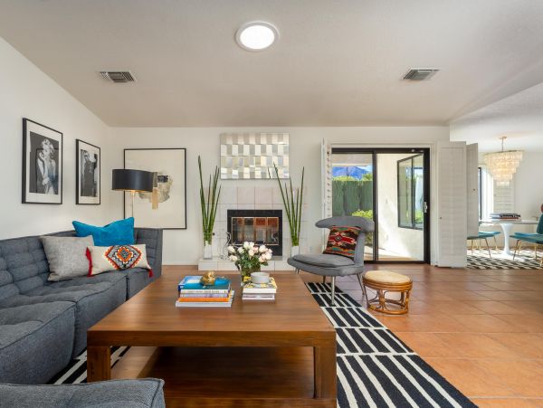 Palm Springs Home 990897