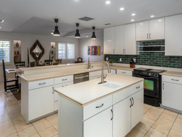 Palm Springs Home 990897