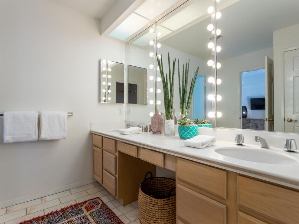 Palm Springs Home 990897