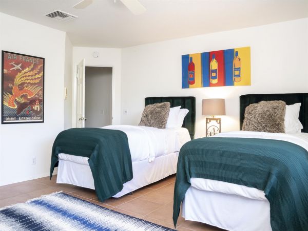 Palm Springs Home 990897