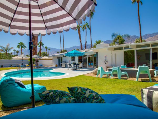 Palm Springs Home 990898
