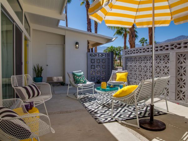 Palm Springs Home 990898