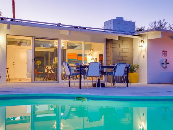 Palm Springs Home 990898