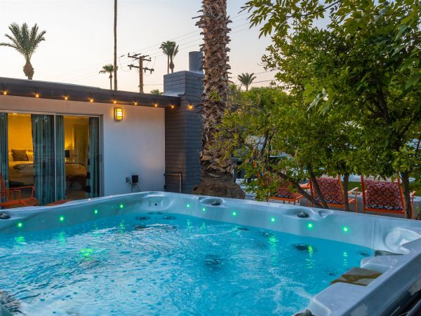 Palm Springs Home 990899
