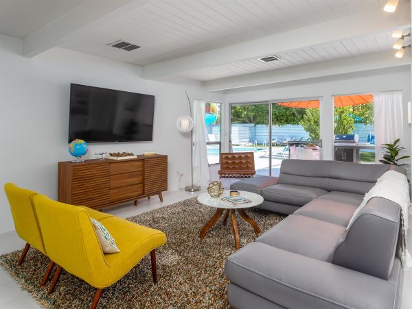 Palm Springs Home 990899