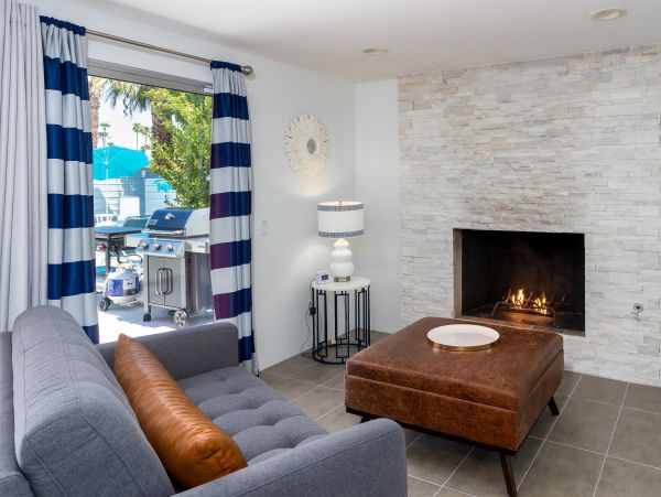 Palm Springs Home 990899
