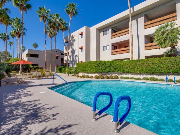Palm Springs Home 990900
