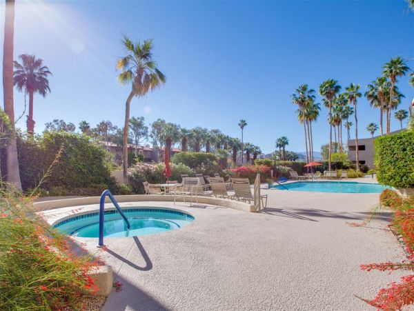 Palm Springs Home 990900