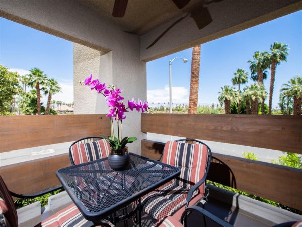 Palm Springs Home 990900