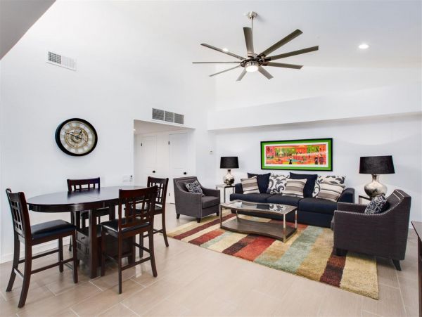 Palm Springs Home 990900