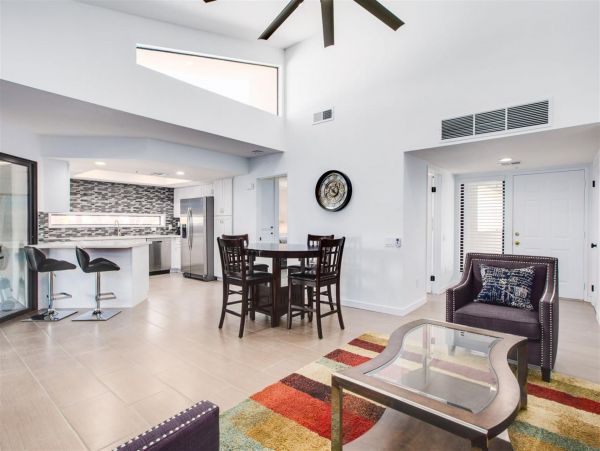 Palm Springs Home 990900
