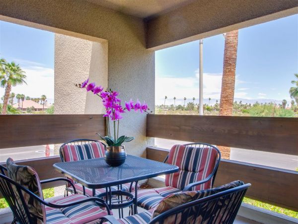 Palm Springs Home 990900