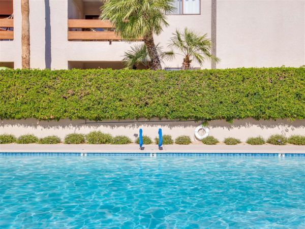 Palm Springs Home 990900