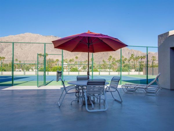 Palm Springs Home 990900