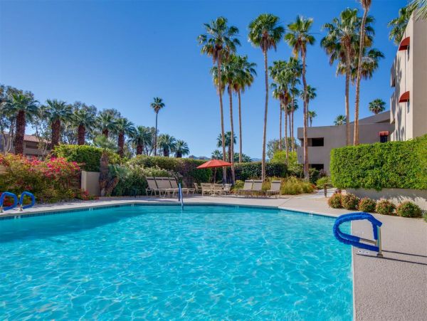 Palm Springs Home 990900
