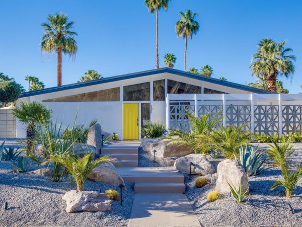 Palm Springs Home 990901