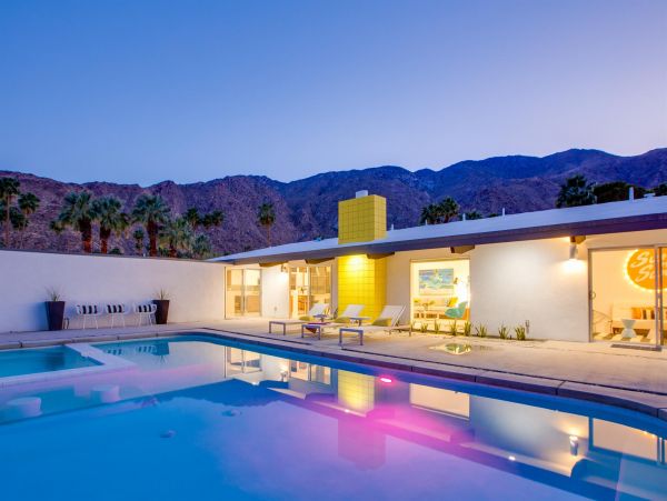 Palm Springs Home 990901