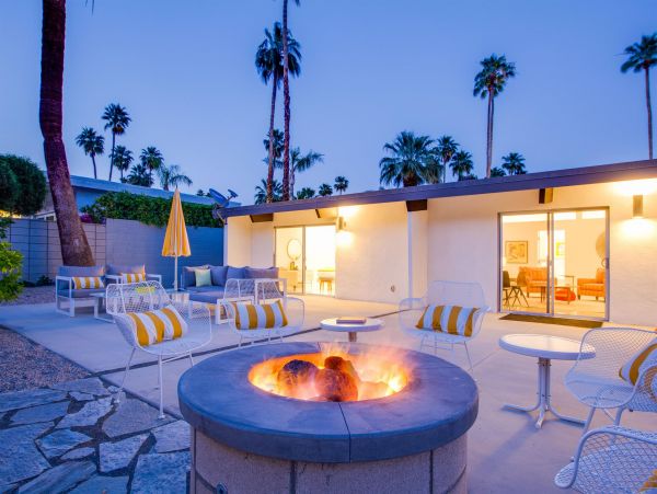 Palm Springs Home 990901
