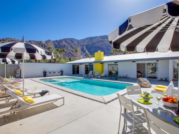 Palm Springs Home 990901