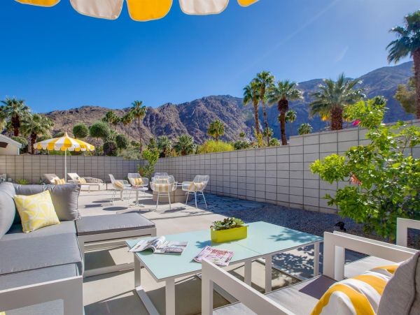 Palm Springs Home 990901