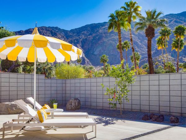 Palm Springs Home 990901