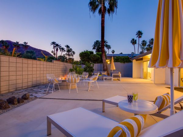 Palm Springs Home 990901