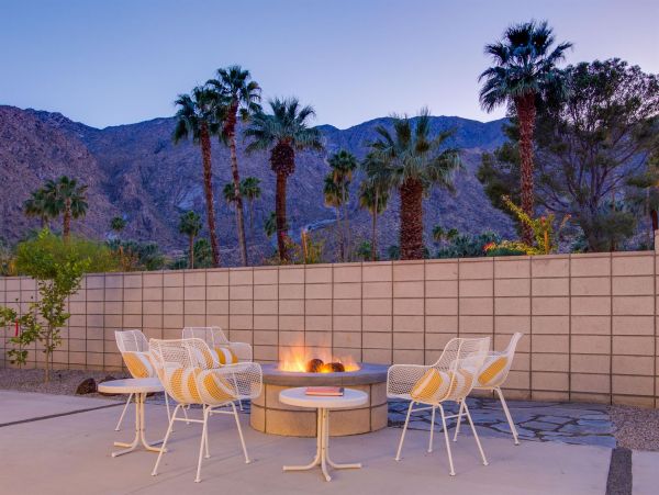Palm Springs Home 990901