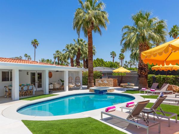 Palm Springs Home 990902