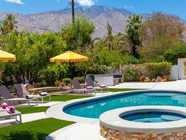 Palm Springs Home 990902