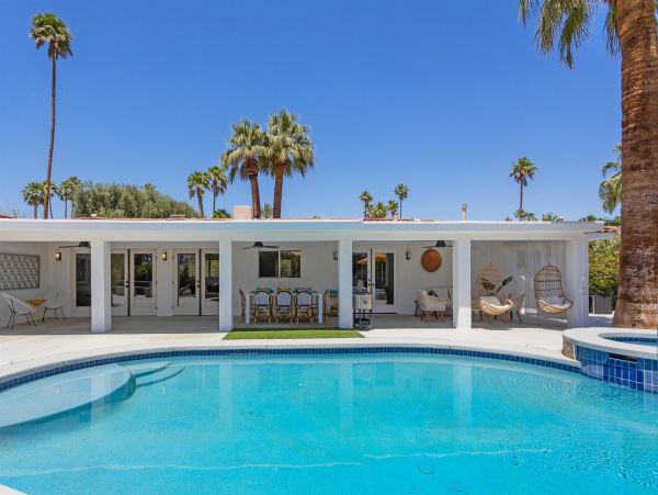 Palm Springs Home 990902