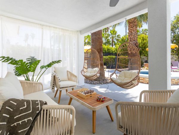 Palm Springs Home 990902