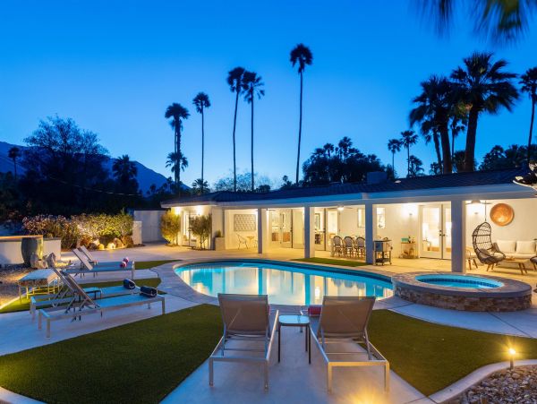 Palm Springs Home 990902