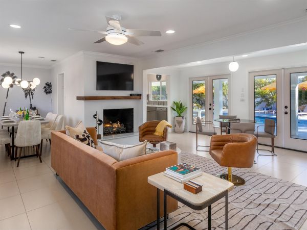 Palm Springs Home 990902