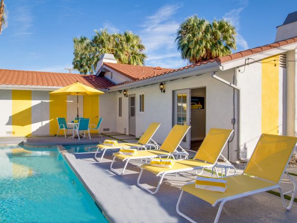 Palm Springs Home 990903