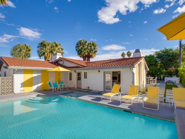 Palm Springs Home 990903