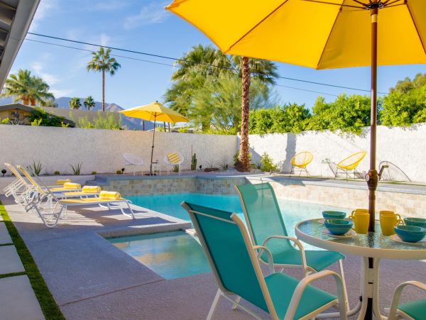 Palm Springs Home 990903