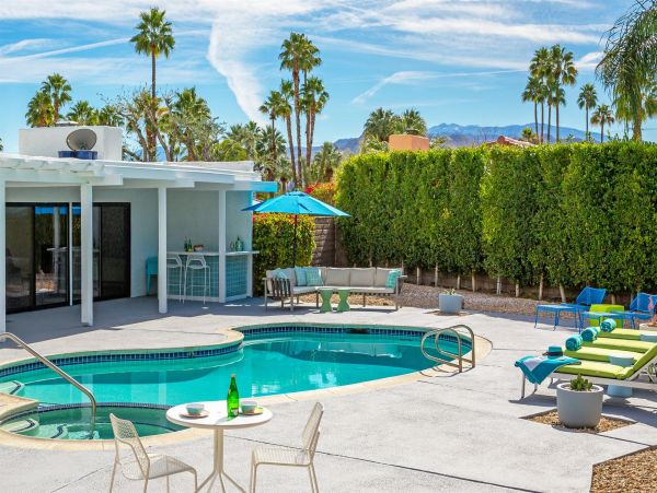 Palm Springs Home 990904
